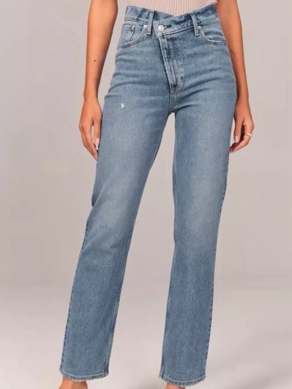 Abercrombie 90s Ultra High Rise Straight Jeans Medium Wash